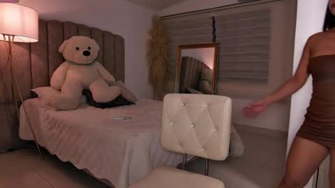  emily valentina     online show from May 2026 01:47:02 AM