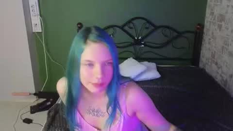Snapshot of emily__hamilton chatting on June 2026 05:12:01 AM Emily online show from June 2026 05:12:01 AM