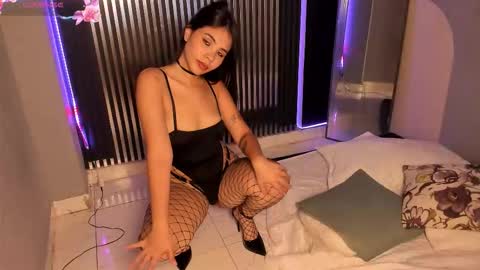Snapshot of emily_beltonn chatting on October 2025 09:02:01 PM online show from October 2025 09:02:01 PM