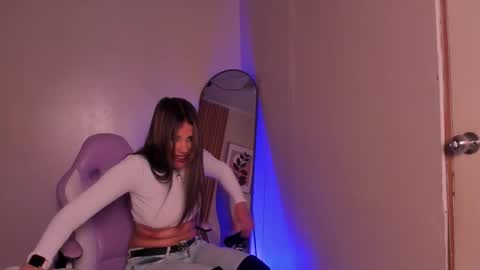 Snapshot of emily_beltonn chatting on February 2026 07:08:02 PM online show from February 2026 07:08:02 PM