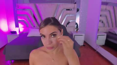 Snapshot of emily_ellen chatting on September 2025 11:03:01 AM Emily online show from September 2025 11:03:01 AM