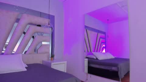 Snapshot of emily_ellen chatting on November 2025 11:31:02 AM Emily online show from November 2025 11:31:02 AM