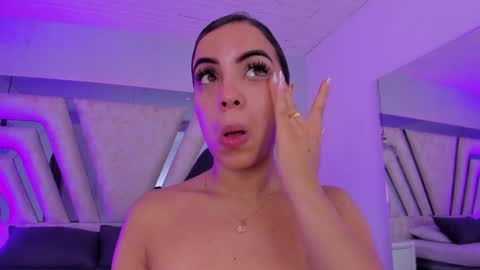 Snapshot of emily_ellen chatting on November 2025 11:25:01 AM Emily online show from November 2025 11:25:01 AM