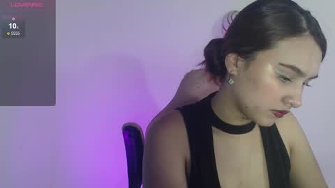 emily fox 3 online show from November 2025 06:02:02 AM