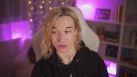 Em -  online show from January 2025 11:06:02 PM