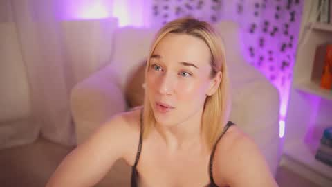 Em -  online show from February 2025 11:49:01 PM