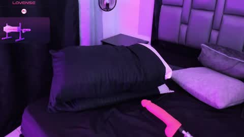 Emi  online show from April 2026 03:59:01 PM