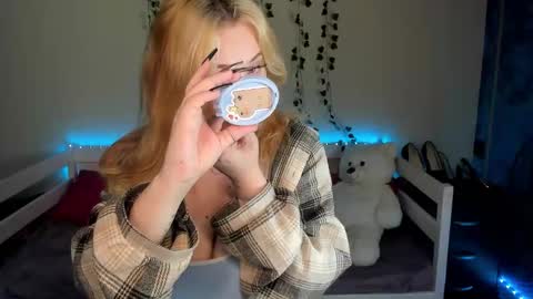 EMILY online show from October 2025 09:51:01 AM