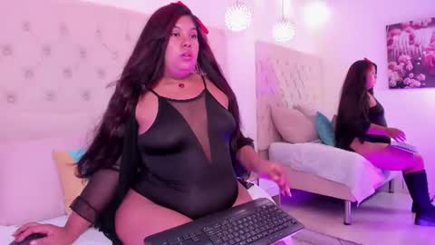 Snapshot of emily_johnsonn_ chatting on August 2026 01:21:01 PM Emily Johnson online show from August 2026 01:21:01 PM