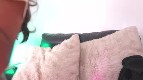 mily online show from March 2026 01:48:01 PM