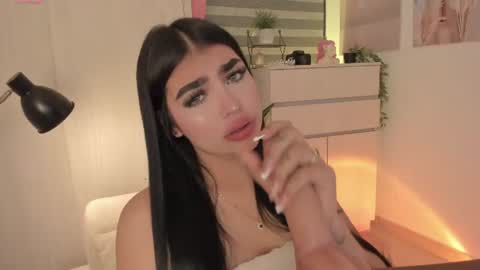 EmilyKenner  Independent model  online show from July 2026 11:46:02 AM
