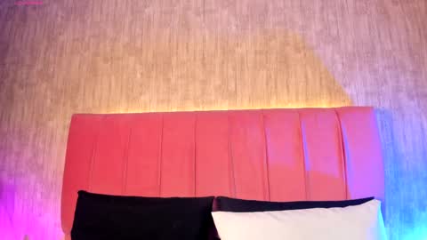 Emily  online show from April 2026 07:07:02 PM