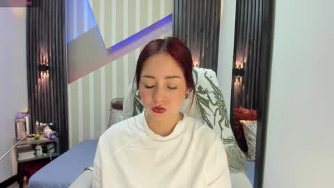 Emily online show from December 2025 04:45:02 PM