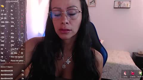 emily leroy. online show from November 2025 12:15:01 PM