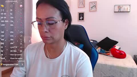 emily leroy. online show from November 2025 03:44:01 PM