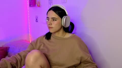 Emily Lindey online show from March 2026 05:24:01 AM