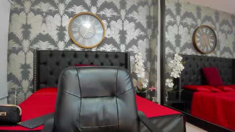 Snapshot of emily_loperaa chatting on February 2025 03:26:01 PM Emily online show from February 2025 03:26:01 PM