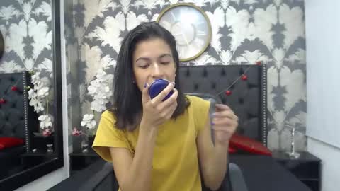 Snapshot of emily_loperaa chatting on March 2025 04:14:02 PM Emily online show from March 2025 04:14:02 PM