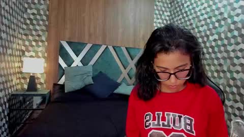 Snapshot of emily_loperaa chatting on March 2025 11:15:01 PM Emily online show from March 2025 11:15:01 PM