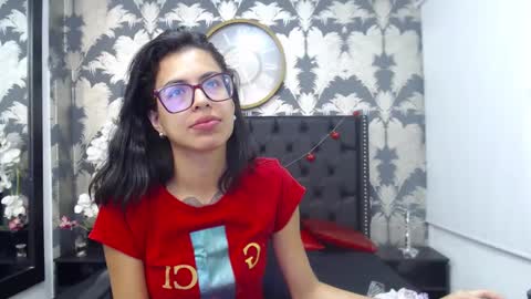 Snapshot of emily_loperaa chatting on March 2025 04:24:02 PM Emily online show from March 2025 04:24:02 PM