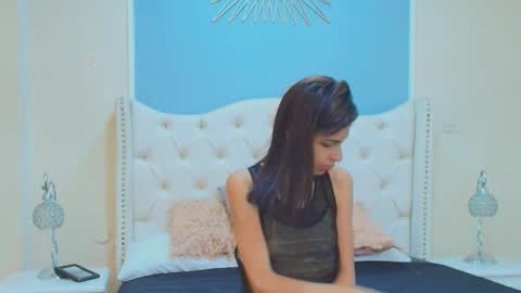 Snapshot of emily_loperaa chatting on September 2025 11:17:02 PM Emily online show from September 2025 11:17:02 PM