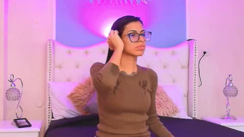 Snapshot of emily_loperaa chatting on September 2025 09:49:01 PM Emily online show from September 2025 09:49:01 PM