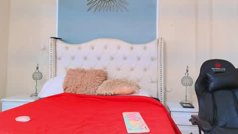 Snapshot of emily_loperaa chatting on November 2025 12:27:02 AM Emily online show from November 2025 12:27:02 AM