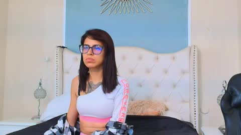 Snapshot of emily_loperaa chatting on November 2025 10:47:01 PM Emily online show from November 2025 10:47:01 PM