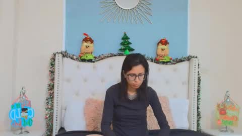 Snapshot of emily_loperaa chatting on December 2025 12:49:02 AM Emily online show from December 2025 12:49:02 AM