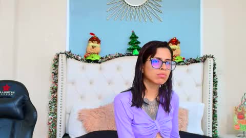 Snapshot of emily_loperaa chatting on December 2025 11:34:02 PM Emily online show from December 2025 11:34:02 PM