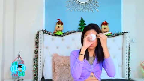 Snapshot of emily_loperaa chatting on December 2025 08:39:01 PM Emily online show from December 2025 08:39:01 PM