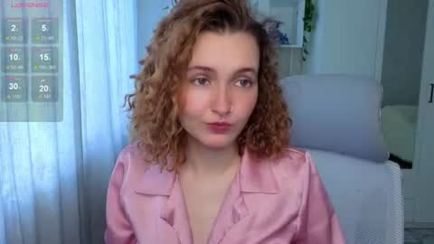 Snapshot of emily_lune chatting on July 2026 05:44:01 AM Emily online show from July 2026 05:44:01 AM