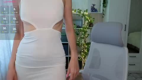 Snapshot of emily_lune chatting on July 2026 02:25:02 AM Emily online show from July 2026 02:25:02 AM
