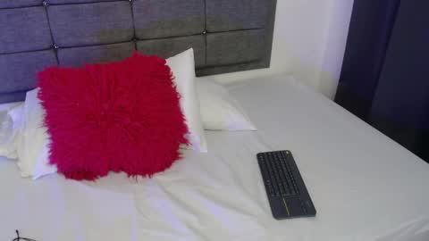 Snapshot of emily_milff chatting on June 2026 11:46:02 AM emily_milff online show from June 2026 11:46:02 AM