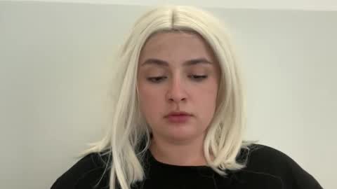 emily_morning_dew online show from April 2026 03:53:01 PM