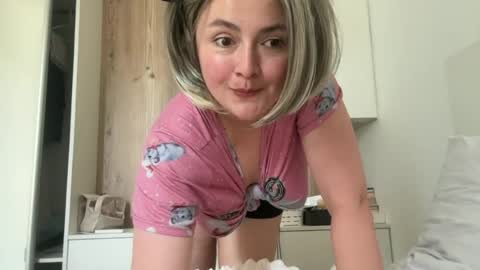 Snapshot of emily_morning_dew chatting on July 2026 08:16:02 AM emily_morning_dew online show from July 2026 08:16:02 AM