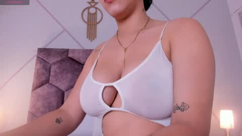 emily_nova_ online show from April 2026 11:51:02 AM