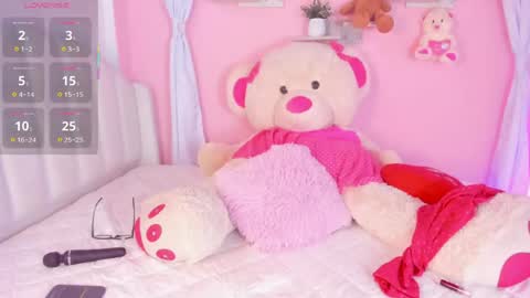 Snapshot of emily_restrepoo chatting on May 2026 06:32:03 AM Emily online show from May 2026 06:32:03 AM