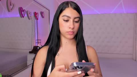 Snapshot of emily_roux chatting on February 2025 08:48:02 AM EMILY online show from February 2025 08:48:02 AM