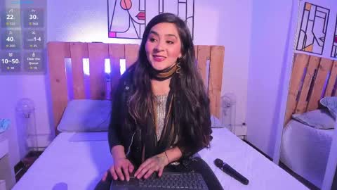 Snapshot of emily_sartre chatting on May 2026 08:16:01 PM Emilly online show from May 2026 08:16:01 PM