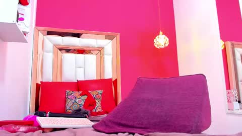 Snapshot of emily_sexy3 chatting on February 2025 02:20:02 PM Emily online show from February 2025 02:20:02 PM