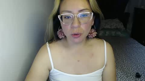 Snapshot of emily_sexy69 chatting on February 2025 12:27:02 AM Emily online show from February 2025 12:27:02 AM