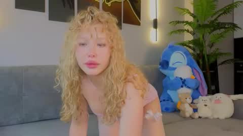 Snapshot of emily_shepard chatting on December 2025 02:16:02 AM emily shepard online show from December 2025 02:16:02 AM