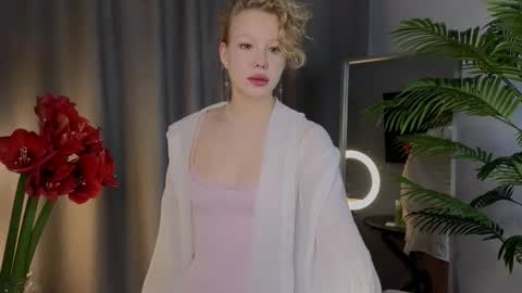 Snapshot of emily_shepard chatting on December 2025 02:30:01 AM emily shepard online show from December 2025 02:30:01 AM