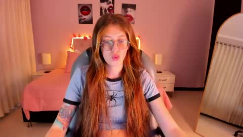 emily_warren__ online show from June 2026 07:49:02 PM