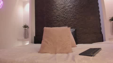 emilyallen_1 online show from January 2026 04:26:02 AM