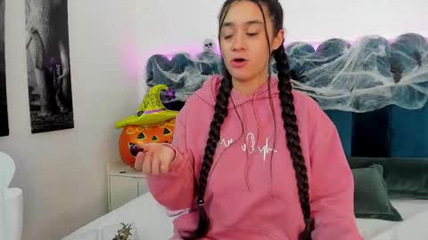 Snapshot of emilyandmarco_ chatting on October 2025 11:34:01 PM Emilyyy online show from October 2025 11:34:01 PM