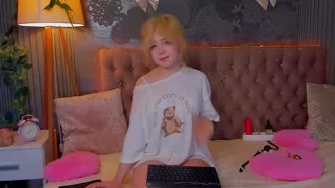 Baby Emelli online show from January 2026 06:51:02 AM