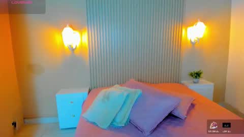 EMILY online show from November 2025 07:35:02 PM