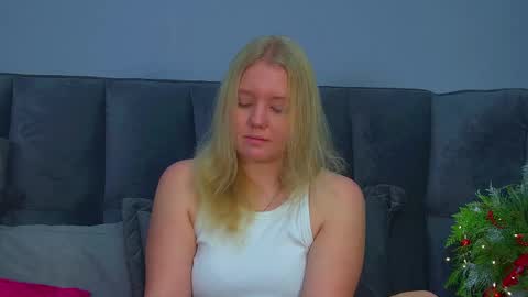 Snapshot of emilyevansen chatting on December 2025 06:33:02 AM Emily online show from December 2025 06:33:02 AM